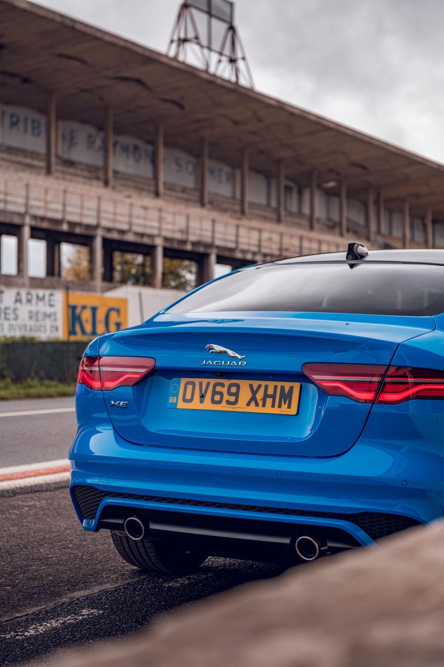 Детали экстерьера Jaguar XE R-Dynamic Reims Edition 2020 года  (UK) (фото 39 из 84)